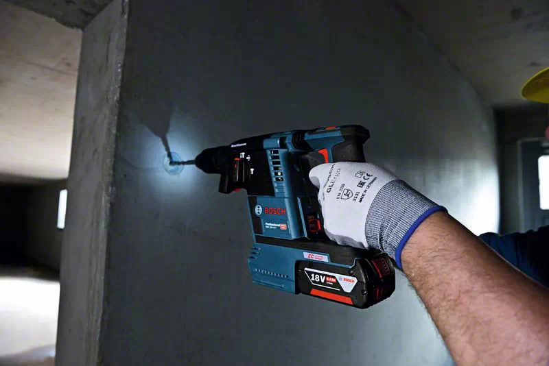 Bosch Combo Kit 3 18V Tools: GSR 18V-110C + GWX 18V-10 P + GBH 18V-26F + 1 4.0 AH Battery (PROCORE) + 1 8 AH Battery (PROCORE) + GAL 18V-160 (L) Professional Edition